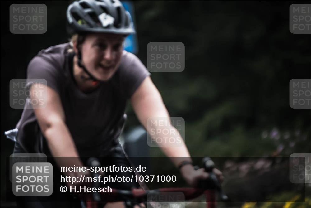 13.09.2026 - Stadtparktriathlon H.Heesch http://msf.ph/oto/10371000 13.09.2026 10:20:33 Radfahren 334, 335, 381, 383, 452 meine-sportfotos.de