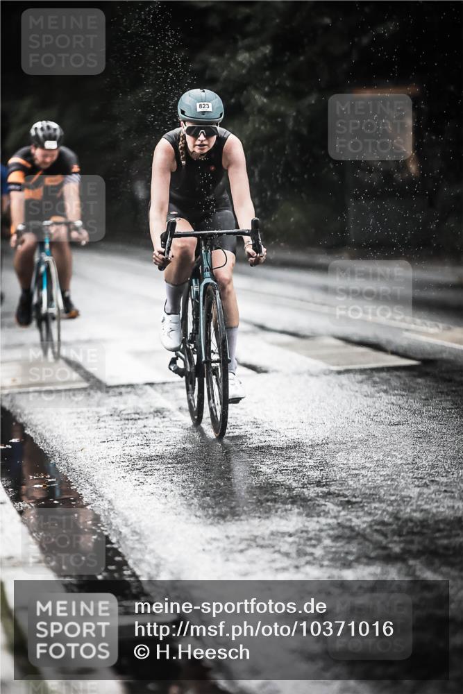 13.09.2026 - Stadtparktriathlon H.Heesch http://msf.ph/oto/10371016 13.09.2026 12:06:30 Radfahren 823, 911, 934, 998, 1025, 1049 meine-sportfotos.de