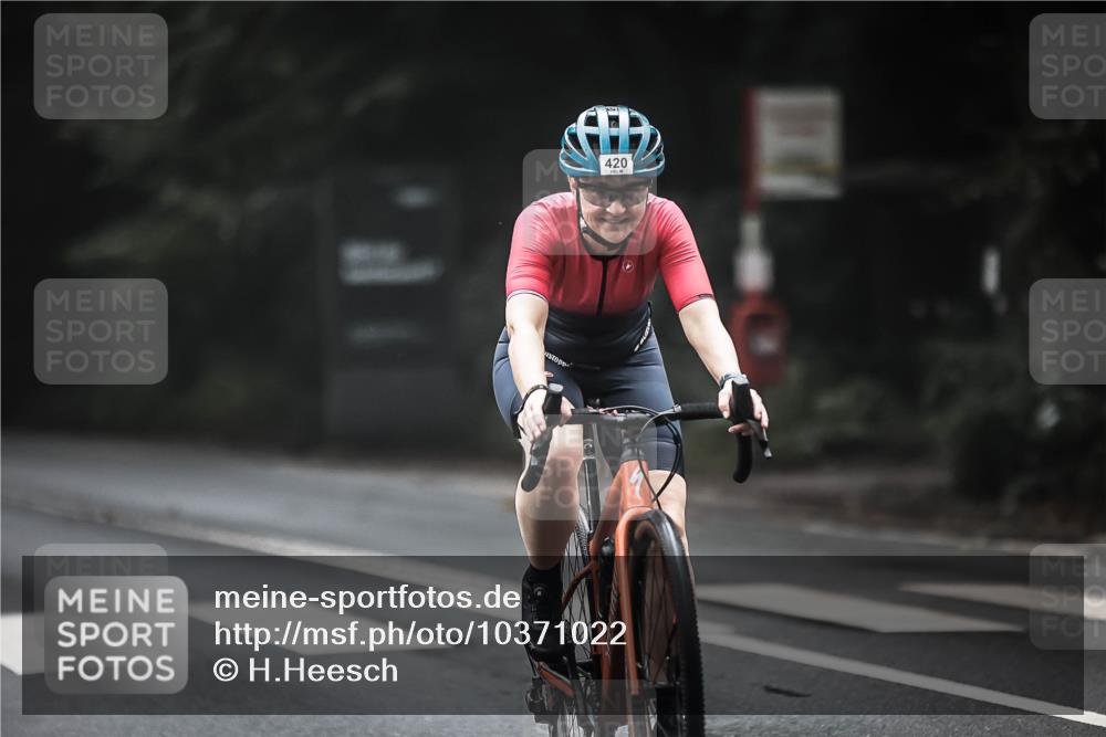 13.09.2026 - Stadtparktriathlon H.Heesch http://msf.ph/oto/10371022 13.09.2026 10:20:43 Radfahren 223, 419, 420 meine-sportfotos.de