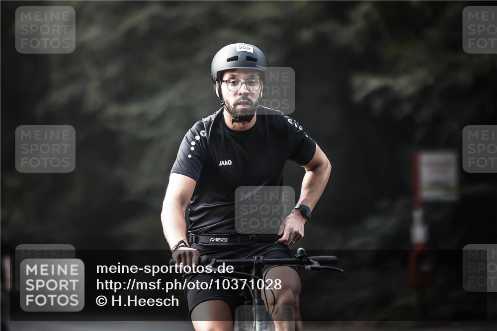 13.09.2026 - Stadtparktriathlon H.Heesch http://msf.ph/oto/10371028 13.09.2026 10:50:33 Radfahren 478, 480, 509, 555, 583 meine-sportfotos.de