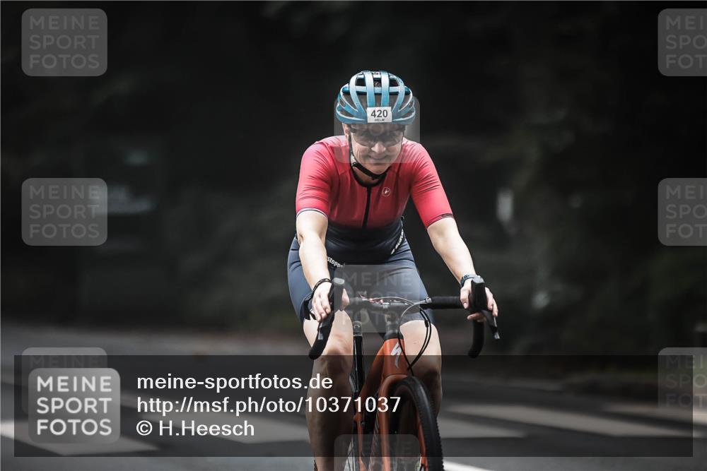 13.09.2026 - Stadtparktriathlon H.Heesch http://msf.ph/oto/10371037 13.09.2026 10:20:43 Radfahren 223, 419, 420 meine-sportfotos.de