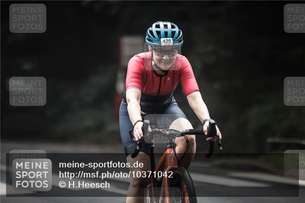 13.09.2026 - Stadtparktriathlon H.Heesch http://msf.ph/oto/10371042 13.09.2026 10:20:44 Radfahren 223, 419, 420 meine-sportfotos.de