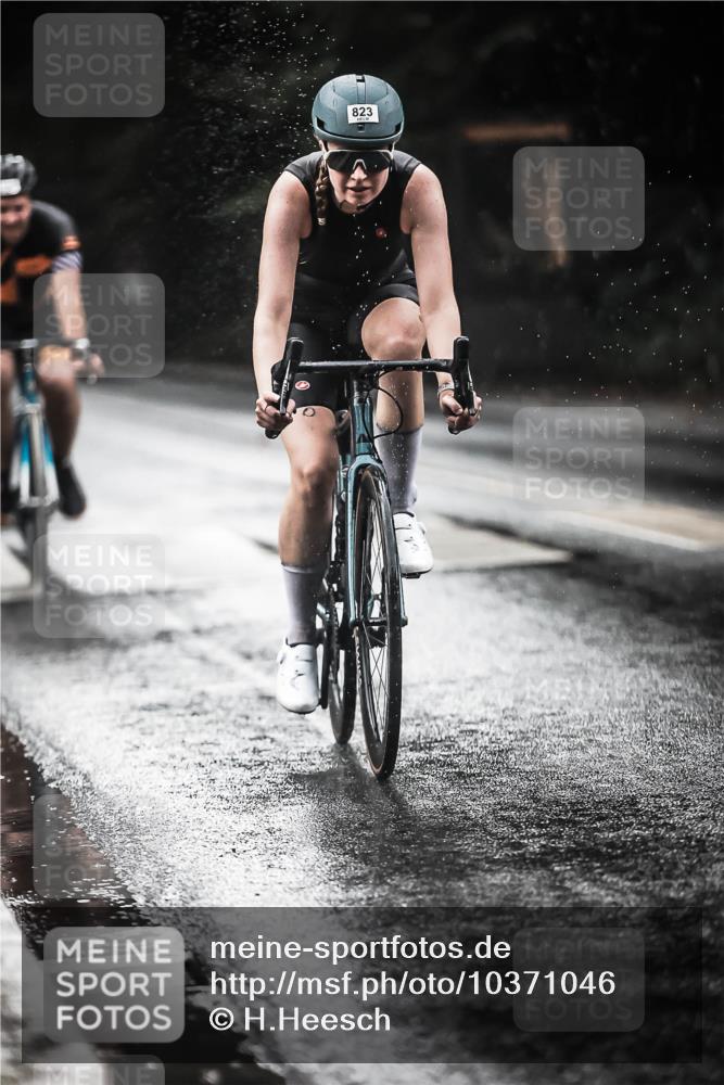 13.09.2026 - Stadtparktriathlon H.Heesch http://msf.ph/oto/10371046 13.09.2026 12:06:31 Radfahren 823, 911, 934, 998, 1025, 1049 meine-sportfotos.de