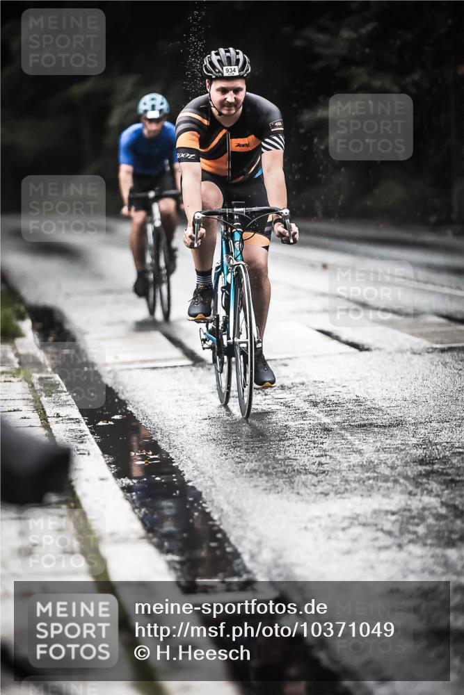 13.09.2026 - Stadtparktriathlon H.Heesch http://msf.ph/oto/10371049 13.09.2026 12:06:31 Radfahren 823, 911, 934, 998, 1025, 1049 meine-sportfotos.de