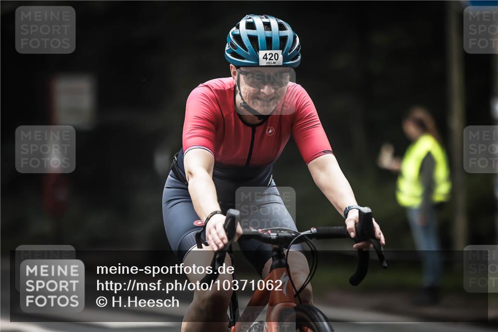 13.09.2026 - Stadtparktriathlon H.Heesch http://msf.ph/oto/10371062 13.09.2026 10:20:44 Radfahren 223, 419, 420 meine-sportfotos.de