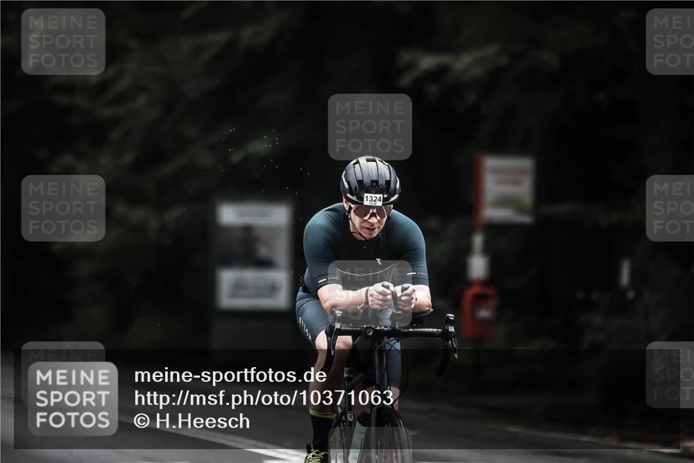 13.09.2026 - Stadtparktriathlon H.Heesch http://msf.ph/oto/10371063 13.09.2026 13:25:26 Radfahren 1211, 1319, 1324, 1362, 1368, 1370, 1375, 1383, 1405, 1492 meine-sportfotos.de