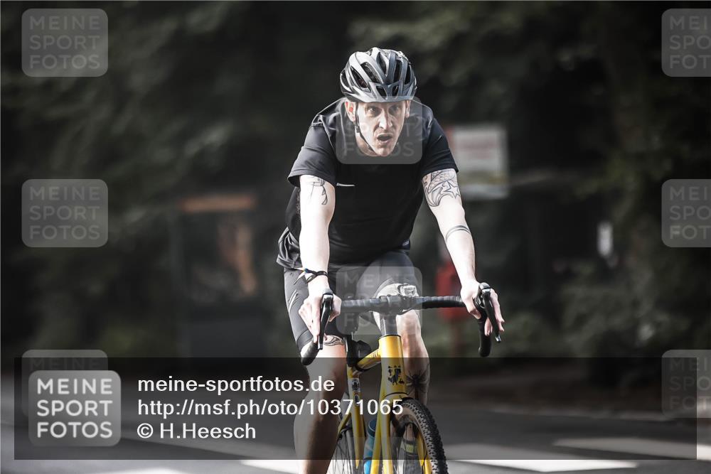 13.09.2026 - Stadtparktriathlon H.Heesch http://msf.ph/oto/10371065 13.09.2026 10:50:36 Radfahren 437, 480, 509, 540, 555, 583 meine-sportfotos.de