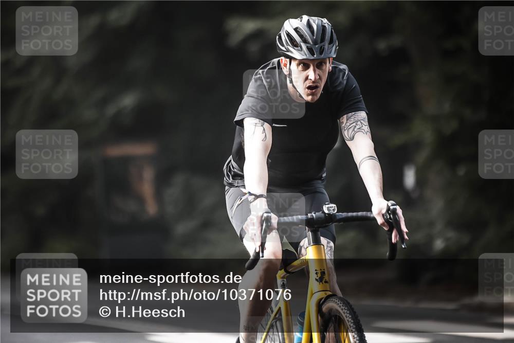 13.09.2026 - Stadtparktriathlon H.Heesch http://msf.ph/oto/10371076 13.09.2026 10:50:36 Radfahren 437, 480, 509, 540, 555, 583 meine-sportfotos.de