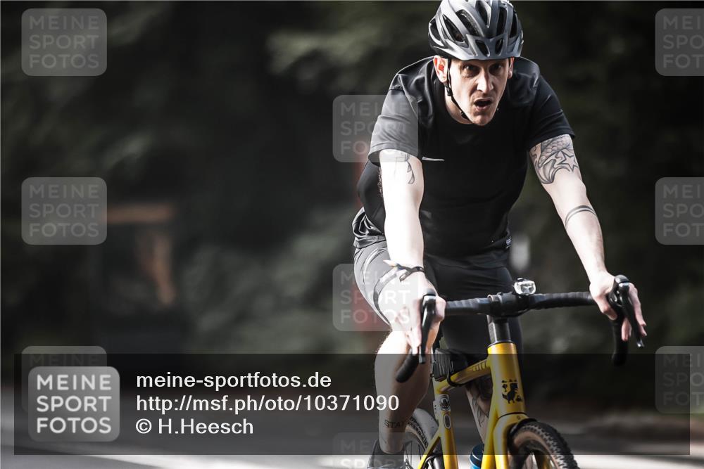 13.09.2026 - Stadtparktriathlon H.Heesch http://msf.ph/oto/10371090 13.09.2026 10:50:36 Radfahren 437, 480, 509, 540, 555, 583 meine-sportfotos.de