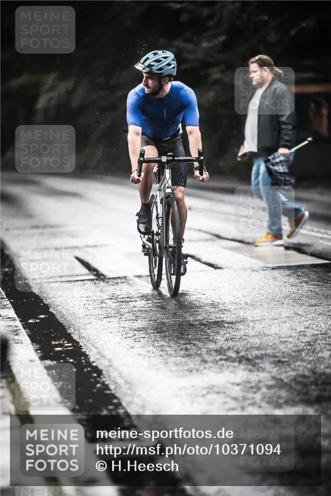 13.09.2026 - Stadtparktriathlon H.Heesch http://msf.ph/oto/10371094 13.09.2026 12:06:32 Radfahren 823, 911, 934, 998, 1025, 1049 meine-sportfotos.de