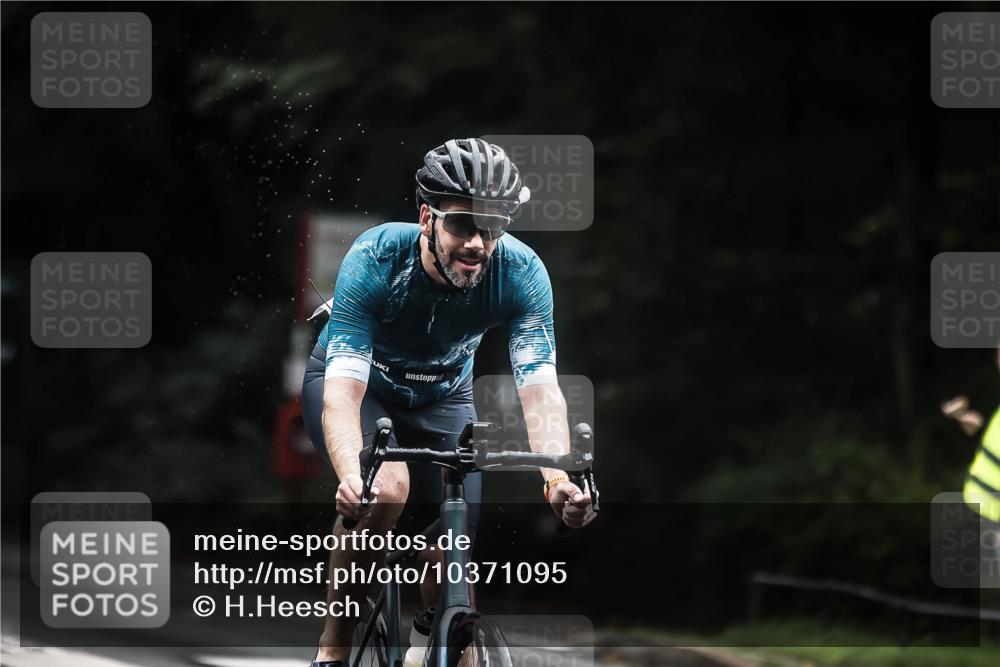 13.09.2026 - Stadtparktriathlon H.Heesch http://msf.ph/oto/10371095 13.09.2026 13:25:31 Radfahren 1324, 1358, 1370, 1486 meine-sportfotos.de