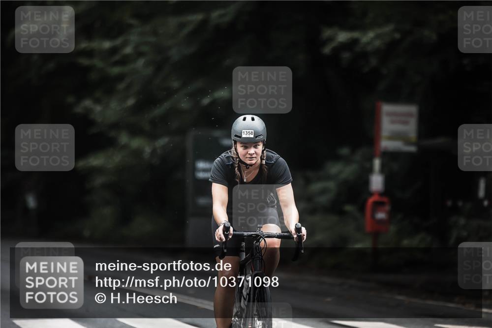 13.09.2026 - Stadtparktriathlon H.Heesch http://msf.ph/oto/10371098 13.09.2026 13:25:33 Radfahren 1304, 1358, 1370, 1486 meine-sportfotos.de