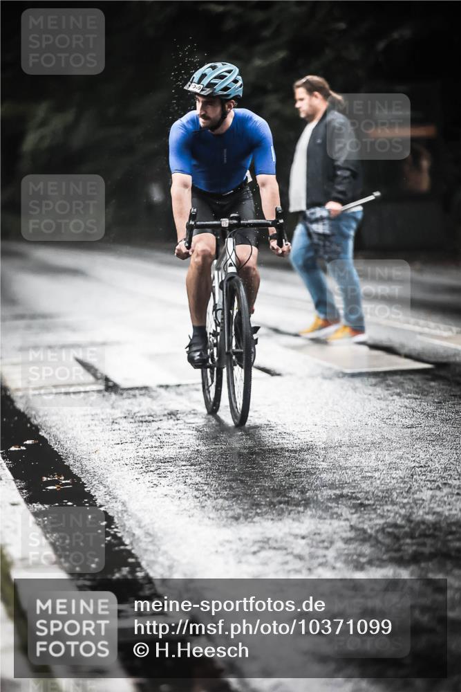 13.09.2026 - Stadtparktriathlon H.Heesch http://msf.ph/oto/10371099 13.09.2026 12:06:32 Radfahren 823, 911, 934, 998, 1025, 1049 meine-sportfotos.de