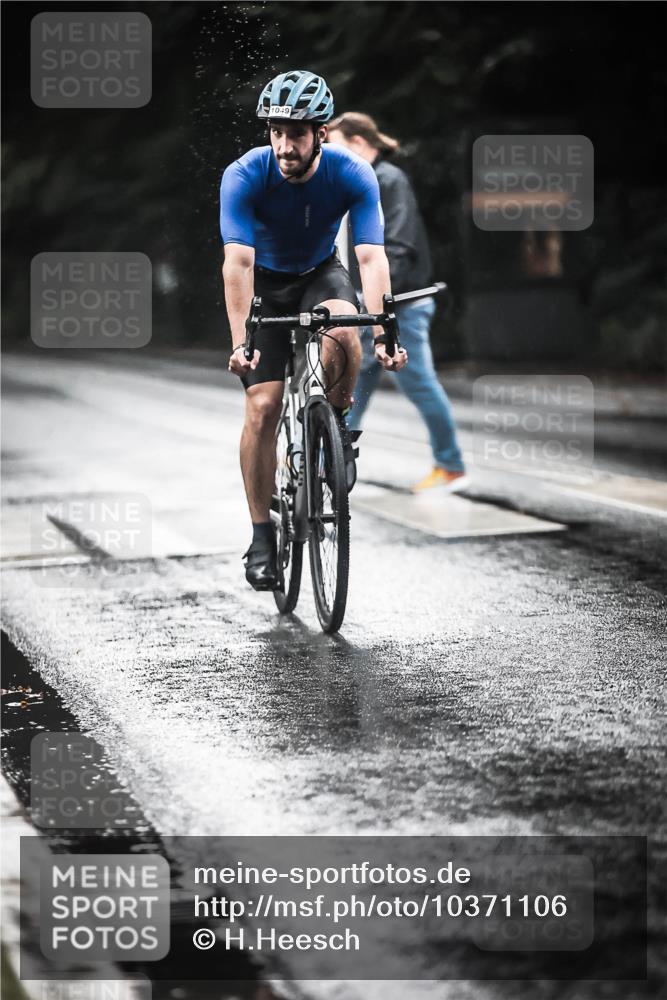 13.09.2026 - Stadtparktriathlon H.Heesch http://msf.ph/oto/10371106 13.09.2026 12:06:33 Radfahren 823, 911, 934, 998, 1049 meine-sportfotos.de