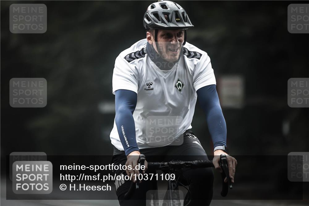 13.09.2026 - Stadtparktriathlon H.Heesch http://msf.ph/oto/10371109 13.09.2026 10:20:47 Radfahren 223, 419, 420, 429, 460, 462 meine-sportfotos.de