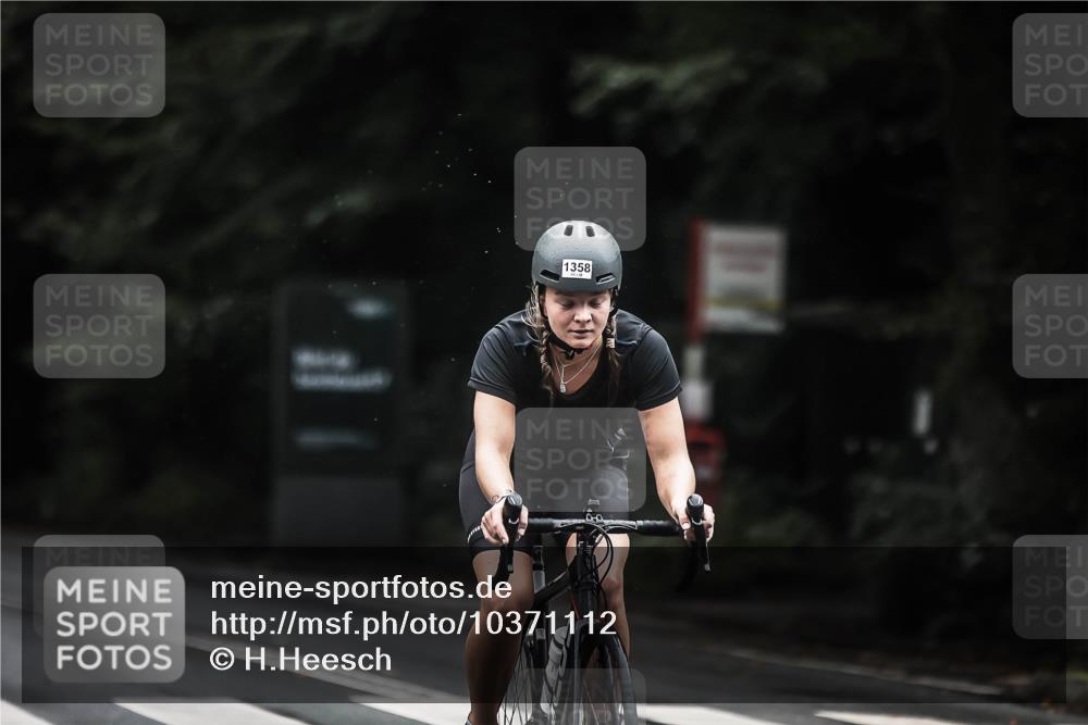 13.09.2026 - Stadtparktriathlon H.Heesch http://msf.ph/oto/10371112 13.09.2026 13:25:33 Radfahren 1304, 1358, 1370, 1486 meine-sportfotos.de