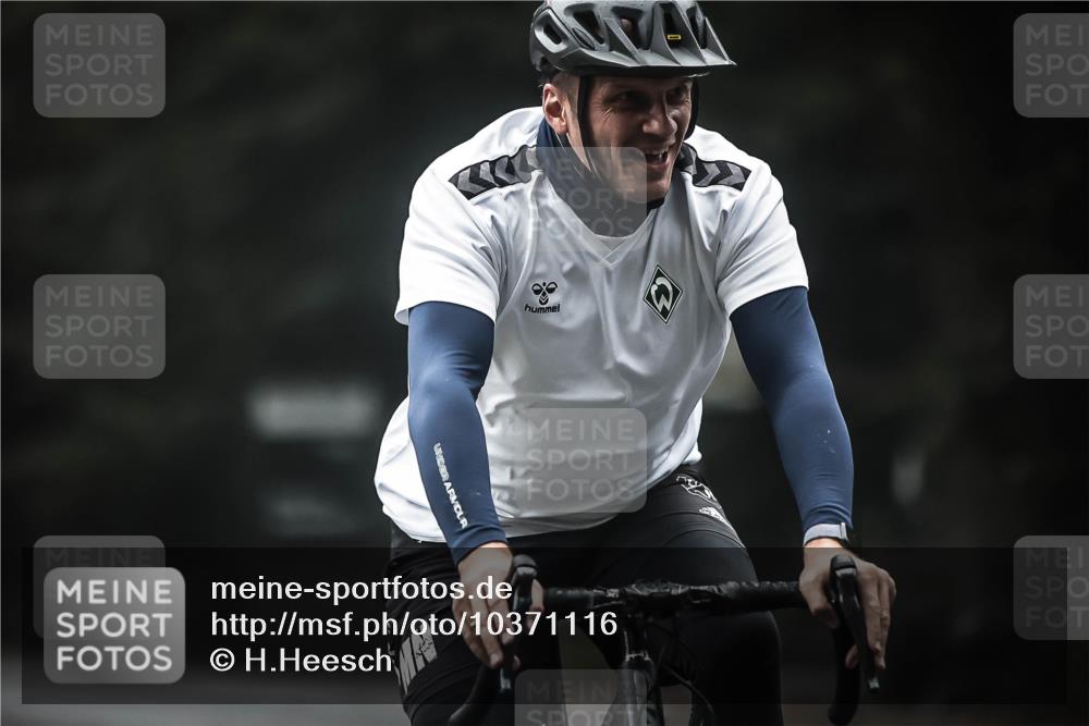 13.09.2026 - Stadtparktriathlon H.Heesch http://msf.ph/oto/10371116 13.09.2026 10:20:47 Radfahren 223, 419, 420, 429, 460, 462 meine-sportfotos.de
