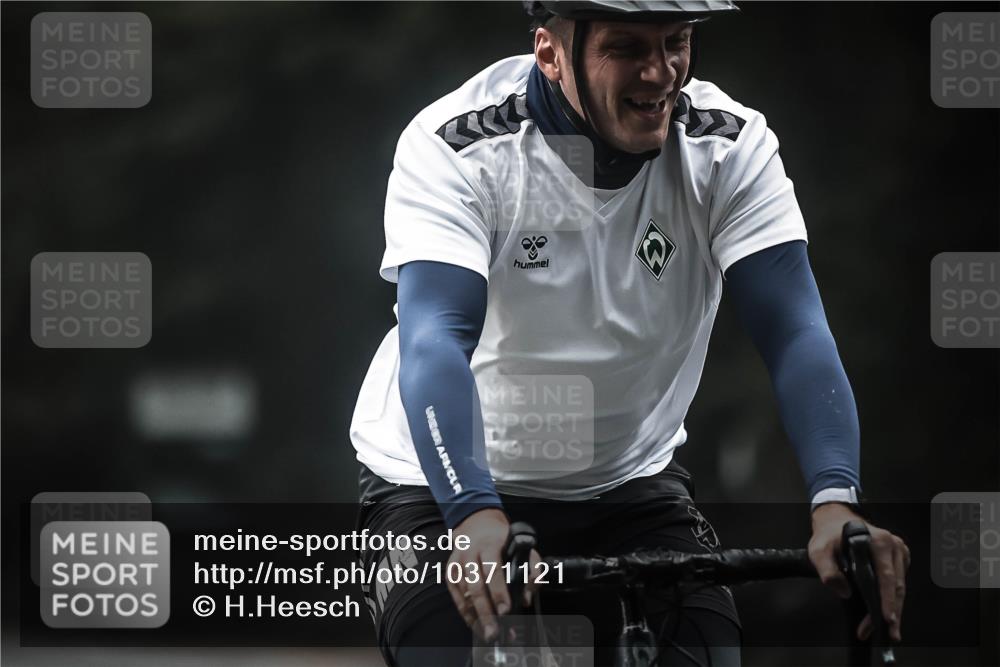 13.09.2026 - Stadtparktriathlon H.Heesch http://msf.ph/oto/10371121 13.09.2026 10:20:47 Radfahren 223, 419, 420, 429, 460, 462 meine-sportfotos.de