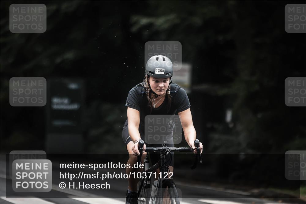 13.09.2026 - Stadtparktriathlon H.Heesch http://msf.ph/oto/10371122 13.09.2026 13:25:33 Radfahren 1304, 1358, 1370, 1486 meine-sportfotos.de
