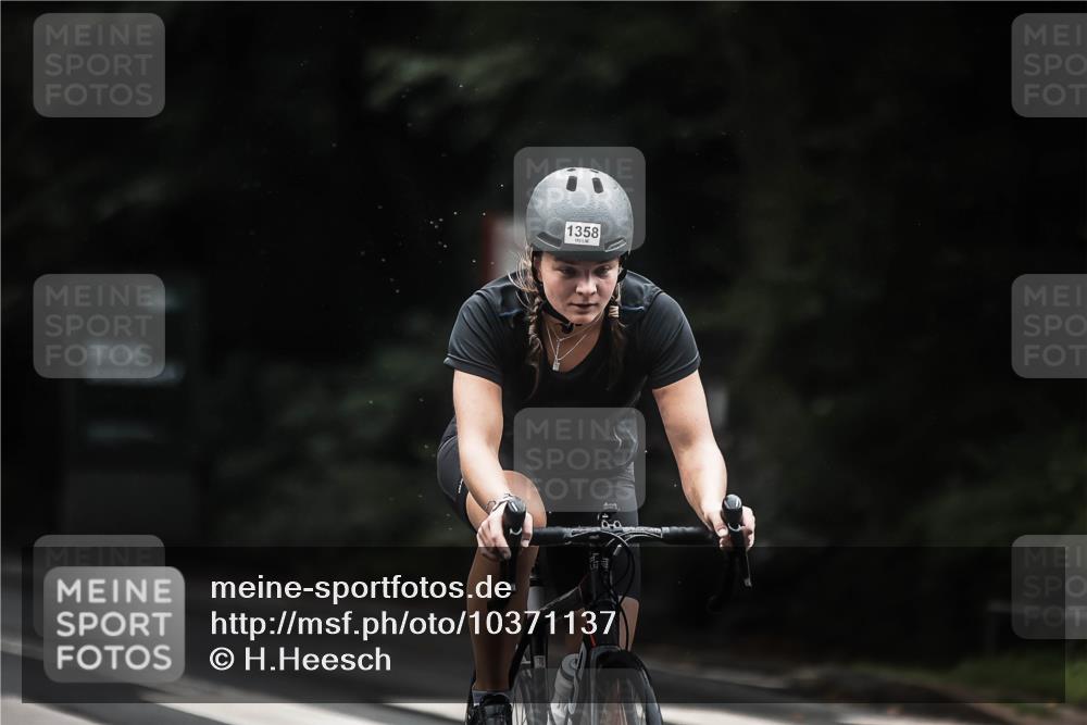 13.09.2026 - Stadtparktriathlon H.Heesch http://msf.ph/oto/10371137 13.09.2026 13:25:34 Radfahren 1304, 1358, 1370, 1475, 1486 meine-sportfotos.de
