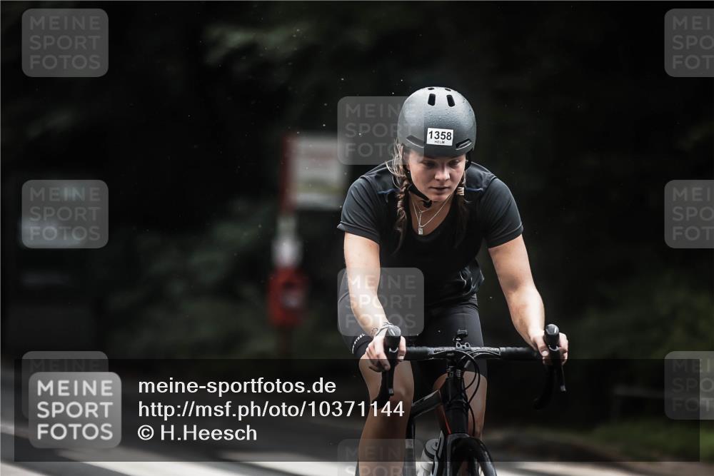 13.09.2026 - Stadtparktriathlon H.Heesch http://msf.ph/oto/10371144 13.09.2026 13:25:34 Radfahren 1304, 1358, 1370, 1475, 1486 meine-sportfotos.de