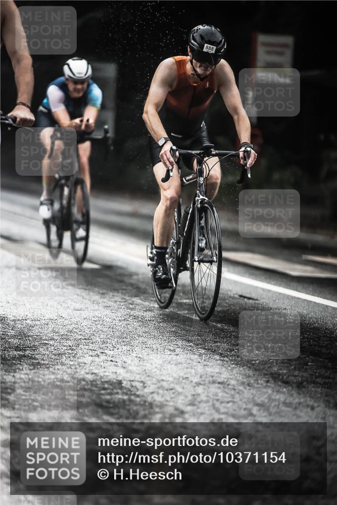 13.09.2026 - Stadtparktriathlon H.Heesch http://msf.ph/oto/10371154 13.09.2026 12:06:45 Radfahren 888, 1052, 1067 meine-sportfotos.de