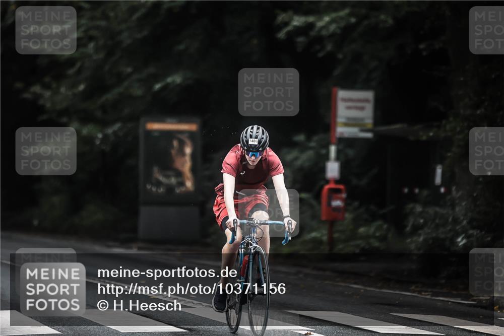 13.09.2026 - Stadtparktriathlon H.Heesch http://msf.ph/oto/10371156 13.09.2026 13:25:37 Radfahren 1304, 1358, 1475, 1486 meine-sportfotos.de