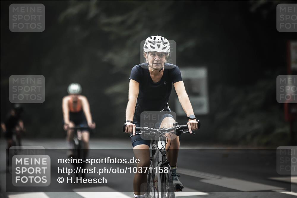 13.09.2026 - Stadtparktriathlon H.Heesch http://msf.ph/oto/10371158 13.09.2026 10:20:51 Radfahren 223, 419, 428, 429, 460, 462 meine-sportfotos.de