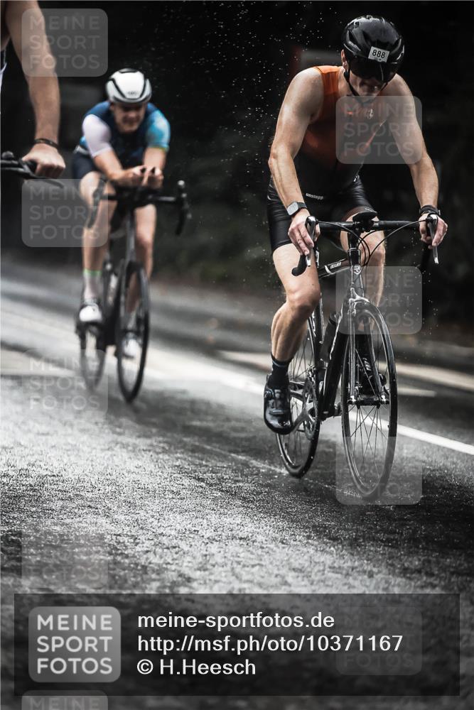 13.09.2026 - Stadtparktriathlon H.Heesch http://msf.ph/oto/10371167 13.09.2026 12:06:45 Radfahren 888, 1052, 1067 meine-sportfotos.de