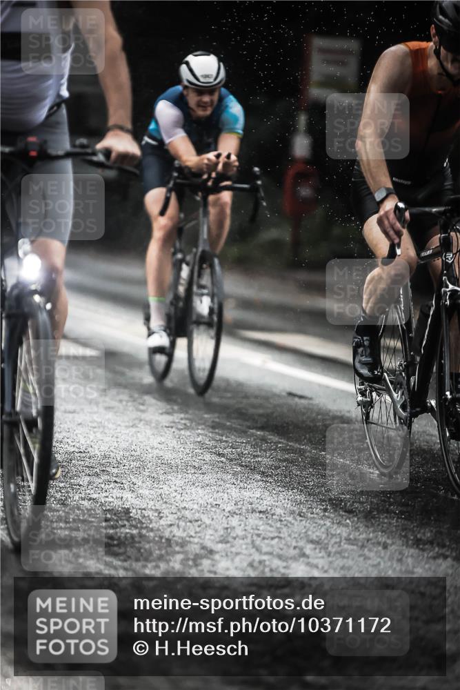 13.09.2026 - Stadtparktriathlon H.Heesch http://msf.ph/oto/10371172 13.09.2026 12:06:45 Radfahren 888, 1052, 1067 meine-sportfotos.de