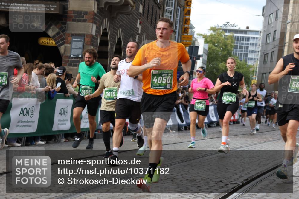 13.09.2026 - 21. swb-Marathon Bremen Strokosch-Dieckow http://msf.ph/oto/10371182 13.09.2026 13:36:38 Ziel 372, 900, 1072, 1738, 1880, 2339, 2692, 2700, 2931, 2949, 3224, 3291, 3410, 3591, 4049, 4643, 4989, 5259, 5800, 6642, 6778, 7379, 7865, 8488, 8511, 8525, 8731, 8941, 9026, 9076, 9226, 9427, 9497, 9564, 9899, 13038, 13238, 551, 813, 843, 1936, 2275, 3541, 3635, 3815, 3874, 3998, 4304, 4335, 4892, 5236, 5355, 5447, 5823, 6050, 6280, 6340, 6408, 6966, 7039, 7229, 7237, 7640, 7656, 8498, 8685, 8723, 9658, 9807 meine-sportfotos.de