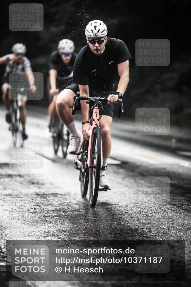 13.09.2026 - Stadtparktriathlon H.Heesch http://msf.ph/oto/10371187 13.09.2026 12:06:52 Radfahren 895, 922, 986, 1066 meine-sportfotos.de
