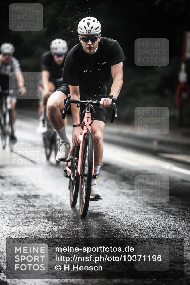 13.09.2026 - Stadtparktriathlon H.Heesch http://msf.ph/oto/10371196 13.09.2026 12:06:52 Radfahren 895, 922, 986, 1066 meine-sportfotos.de