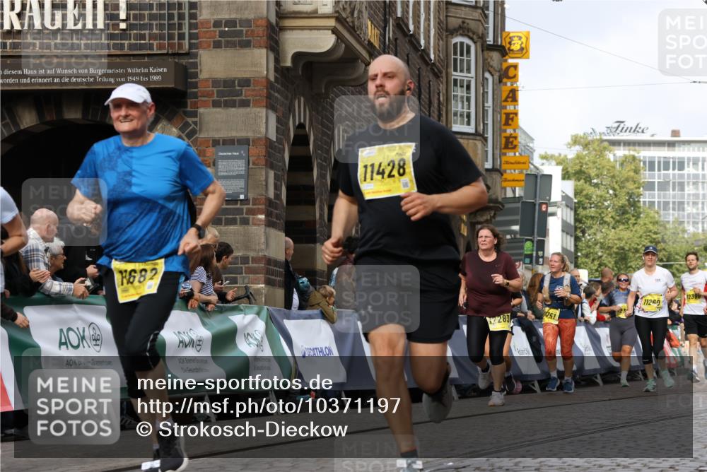 13.09.2026 - 21. swb-Marathon Bremen Strokosch-Dieckow http://msf.ph/oto/10371197 13.09.2026 11:01:18 Ziel 10093, 10367, 10368, 10428, 10639, 10753, 10857, 10964, 10965, 11049, 11055, 11116, 11247, 11359, 11428, 11540, 11728, 11804, 11819, 11850, 12006, 12085, 12116, 12241, 12428, 10181, 10560, 10647, 10648, 10678, 11324, 11459, 11467, 11550, 11551, 11666, 11788, 11796, 11798, 11969, 11970, 12047, 12062 meine-sportfotos.de