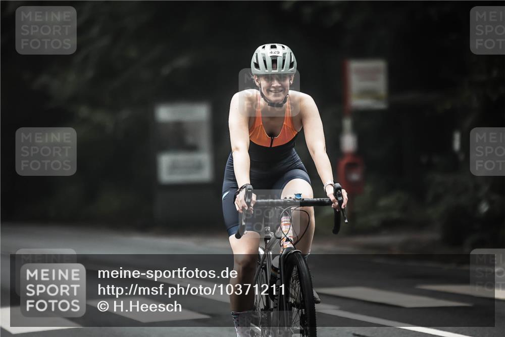 13.09.2026 - Stadtparktriathlon H.Heesch http://msf.ph/oto/10371211 13.09.2026 10:20:53 Radfahren 354, 357, 419, 428, 429, 460, 462 meine-sportfotos.de