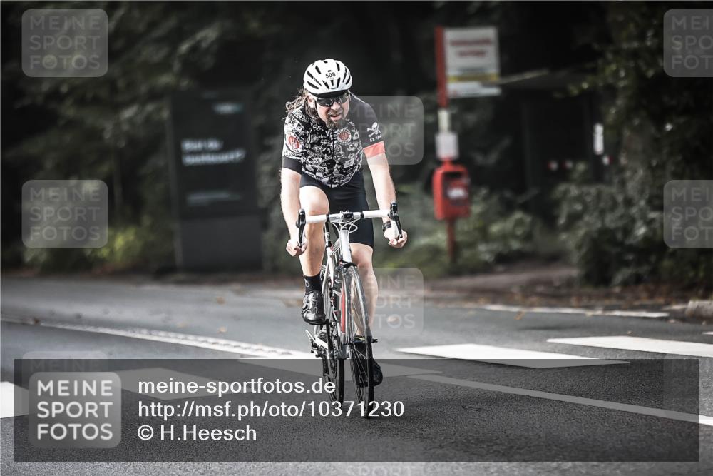 13.09.2026 - Stadtparktriathlon H.Heesch http://msf.ph/oto/10371230 13.09.2026 10:50:44 Radfahren 366, 437, 508, 530, 536, 540 meine-sportfotos.de