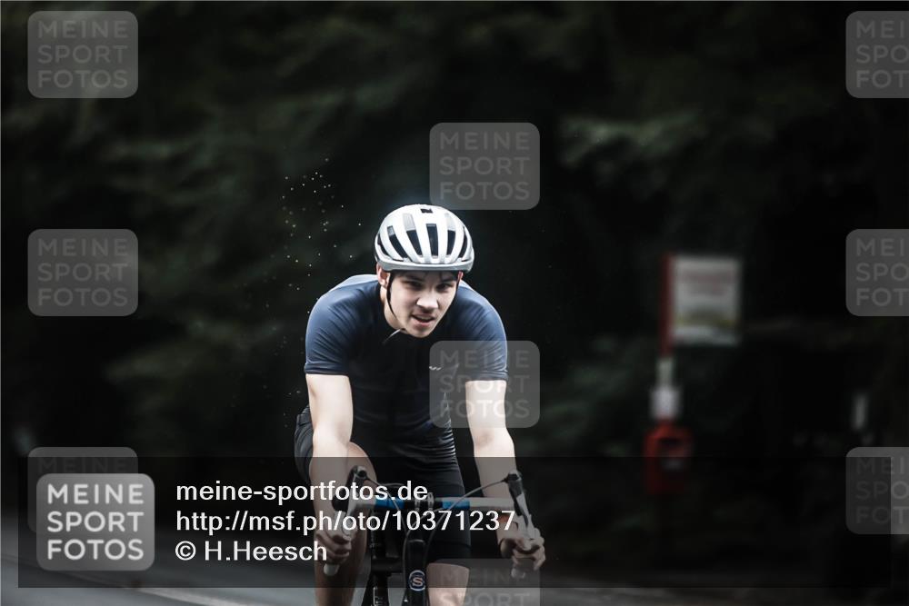 13.09.2026 - Stadtparktriathlon H.Heesch http://msf.ph/oto/10371237 13.09.2026 13:25:41 Radfahren 1304, 1395, 1396, 1475, 1486 meine-sportfotos.de