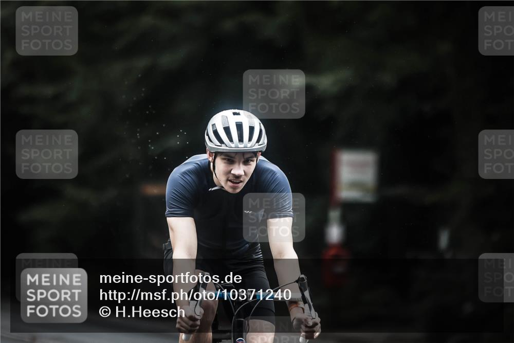 13.09.2026 - Stadtparktriathlon H.Heesch http://msf.ph/oto/10371240 13.09.2026 13:25:41 Radfahren 1304, 1395, 1396, 1475, 1486 meine-sportfotos.de