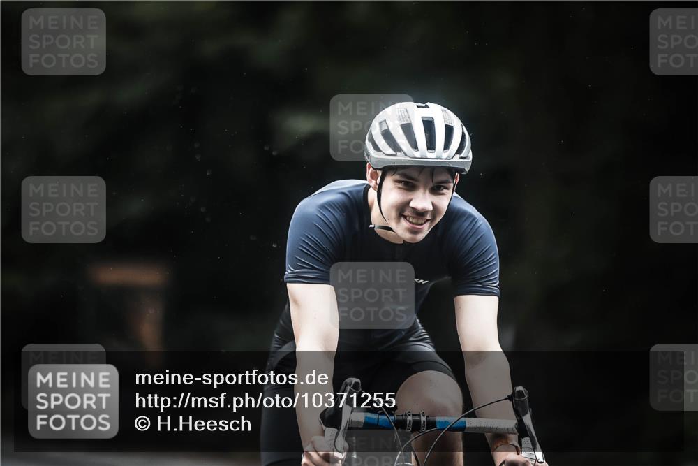 13.09.2026 - Stadtparktriathlon H.Heesch http://msf.ph/oto/10371255 13.09.2026 13:25:41 Radfahren 1304, 1395, 1396, 1475, 1486 meine-sportfotos.de