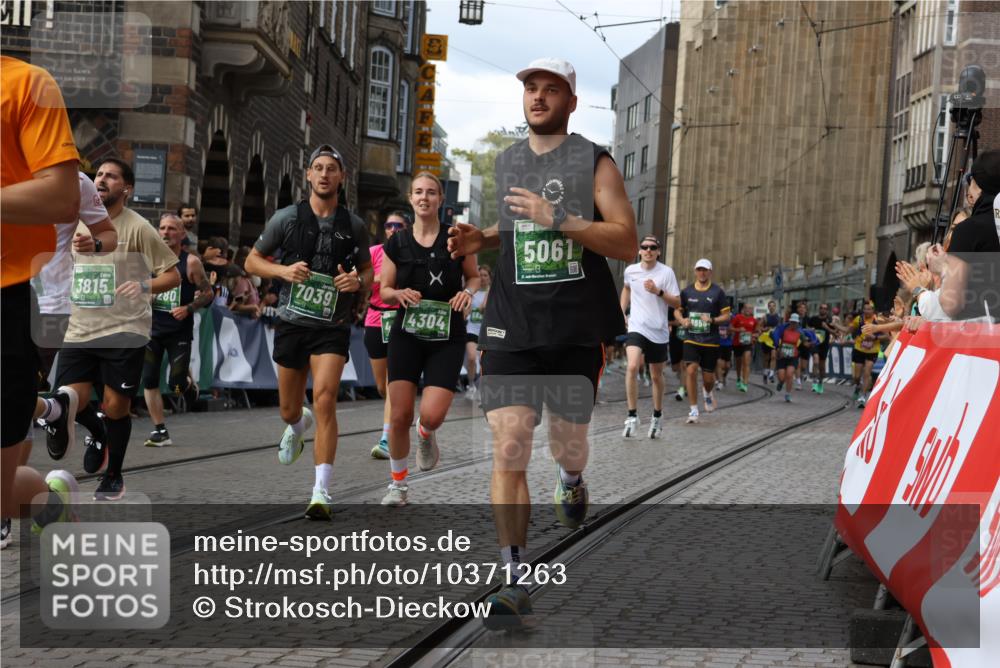 13.09.2026 - 21. swb-Marathon Bremen Strokosch-Dieckow http://msf.ph/oto/10371263 13.09.2026 13:36:39 Ziel 372, 900, 1072, 1738, 1880, 2339, 2692, 2700, 2931, 2949, 3224, 3291, 3410, 3591, 4049, 4643, 4989, 5259, 5800, 6642, 6778, 7379, 7865, 8511, 8525, 8731, 8905, 8941, 9026, 9076, 9226, 9427, 9564, 9899, 13038, 13238, 551, 813, 843, 1936, 2275, 3541, 3635, 3815, 3874, 3998, 4335, 4892, 5236, 5355, 5447, 5823, 6050, 6269, 6280, 6408, 6966, 7229, 7237, 7640, 7656, 8034, 8498, 8685, 9658, 9807 meine-sportfotos.de