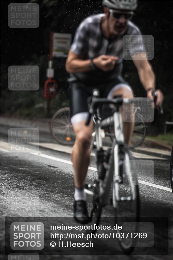 13.09.2026 - Stadtparktriathlon H.Heesch http://msf.ph/oto/10371269 13.09.2026 12:06:54 Radfahren 895, 922, 986, 1066 meine-sportfotos.de