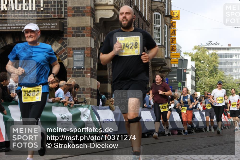 13.09.2026 - 21. swb-Marathon Bremen Strokosch-Dieckow http://msf.ph/oto/10371274 13.09.2026 11:01:19 Ziel 10093, 10367, 10368, 10428, 10639, 10753, 10857, 10964, 10965, 11049, 11055, 11116, 11247, 11359, 11428, 11540, 11681, 11682, 11728, 11804, 11850, 12006, 12085, 12116, 12241, 12428, 10181, 10251, 10560, 10647, 10648, 10678, 11324, 11459, 11467, 11550, 11551, 11666, 11788, 11796, 11798, 11969, 11970, 12047, 12062 meine-sportfotos.de