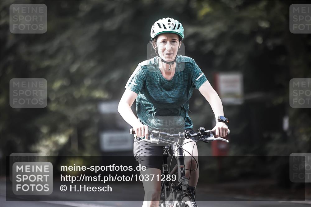 13.09.2026 - Stadtparktriathlon H.Heesch http://msf.ph/oto/10371289 13.09.2026 10:50:51 Radfahren 366, 387, 401, 530 meine-sportfotos.de