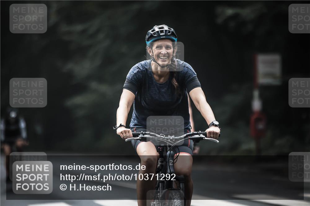 13.09.2026 - Stadtparktriathlon H.Heesch http://msf.ph/oto/10371292 13.09.2026 10:20:58 Radfahren 298, 324, 354, 357, 386, 428, 429 meine-sportfotos.de