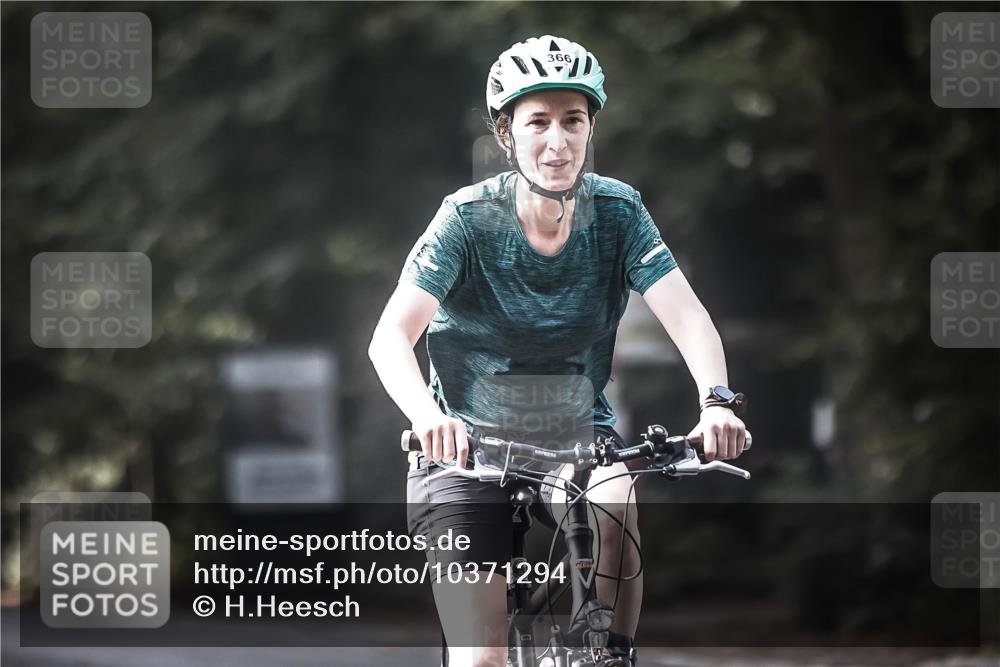 13.09.2026 - Stadtparktriathlon H.Heesch http://msf.ph/oto/10371294 13.09.2026 10:50:51 Radfahren 366, 387, 401, 530 meine-sportfotos.de