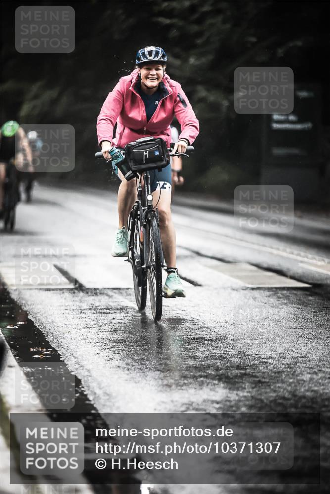 13.09.2026 - Stadtparktriathlon H.Heesch http://msf.ph/oto/10371307 13.09.2026 12:07:01 Radfahren 816, 830, 902, 957, 1035, 1061 meine-sportfotos.de