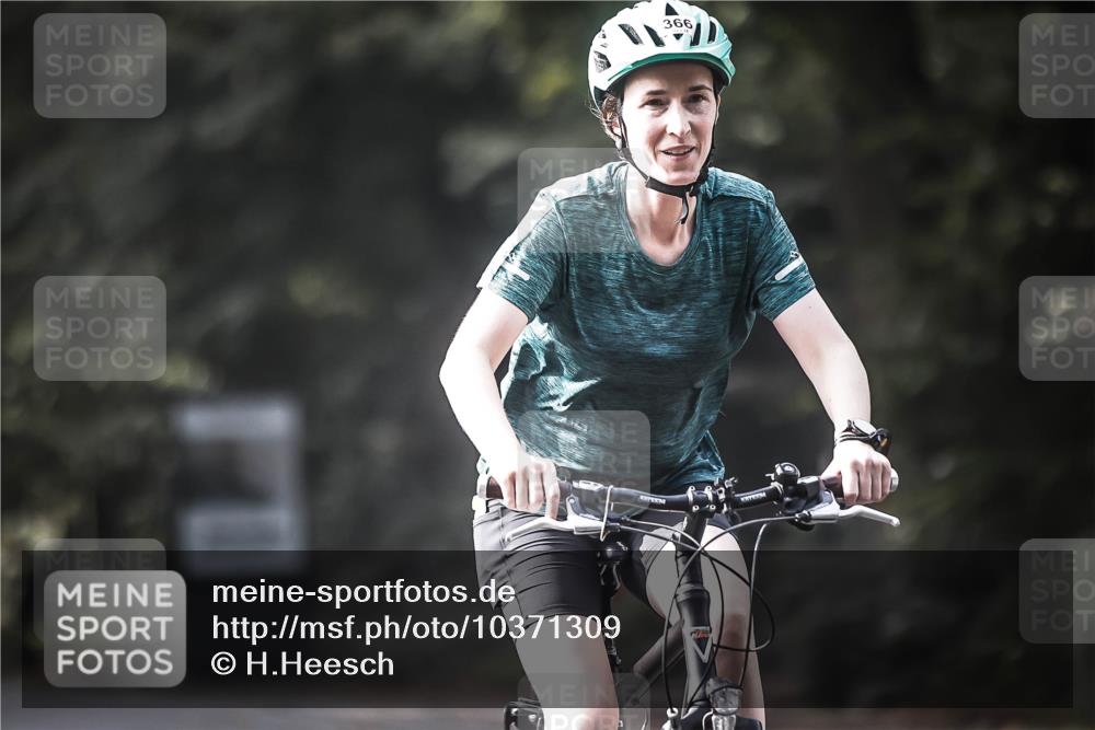 13.09.2026 - Stadtparktriathlon H.Heesch http://msf.ph/oto/10371309 13.09.2026 10:50:51 Radfahren 366, 387, 401, 530 meine-sportfotos.de