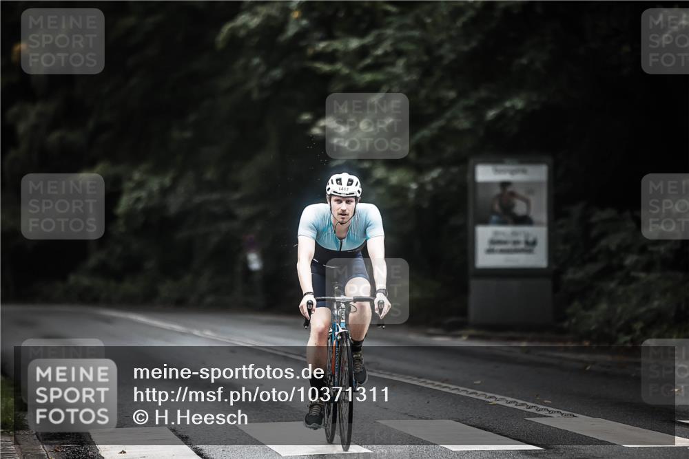 13.09.2026 - Stadtparktriathlon H.Heesch http://msf.ph/oto/10371311 13.09.2026 13:25:50 Radfahren 1395, 1396, 1417 meine-sportfotos.de
