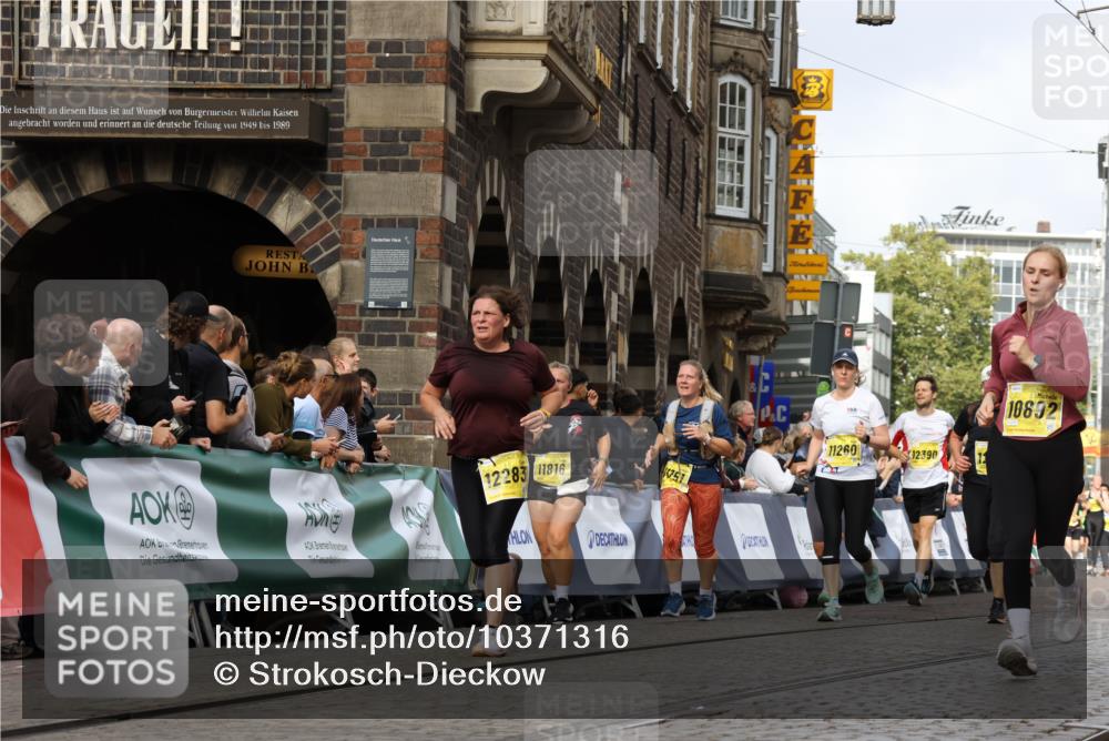 13.09.2026 - 21. swb-Marathon Bremen Strokosch-Dieckow http://msf.ph/oto/10371316 13.09.2026 11:01:20 Ziel 10093, 10367, 10368, 10428, 10639, 10753, 10964, 10965, 11049, 11055, 11116, 11247, 11359, 11428, 11540, 11681, 11682, 11728, 11804, 11850, 12006, 12085, 12116, 12241, 12428, 10181, 10251, 10560, 10647, 10648, 10678, 11324, 11459, 11467, 11550, 11551, 11666, 11788, 11796, 11798, 11969, 11970, 12047, 12062 meine-sportfotos.de