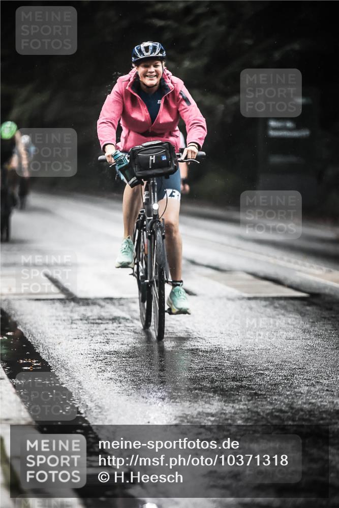 13.09.2026 - Stadtparktriathlon H.Heesch http://msf.ph/oto/10371318 13.09.2026 12:07:02 Radfahren 816, 830, 902, 957, 1035, 1061 meine-sportfotos.de